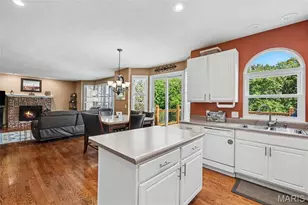 7445 Stream Valley Ct, Saint Louis, MO 63129 - Photo 12