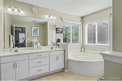 7445 Stream Valley Court, Saint Louis, MO 63129 - Photo 24