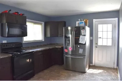 302 Barthel Avenue, Saint Charles, MO 63301 - Photo 6