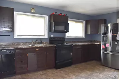302 Barthel Avenue, Saint Charles, MO 63301 - Photo 6
