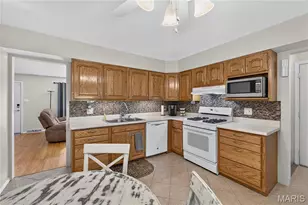 6705 Vineland, Hazelwood, MO 63042 - Photo 16