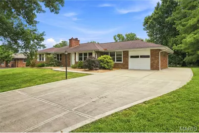 21 Elannchester Drive, Manchester, MO 63011 - Photo 2