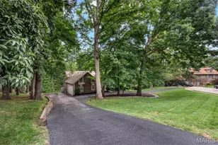 436 Shadowridge Ct, Ballwin, MO 63011 - Photo 4