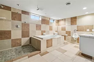 6692 Lesli Mari Ct, Florissant, MO 63033 - Photo 14