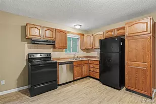 12810 Verwood Dr, Saint Louis, MO 63033 - Photo 6