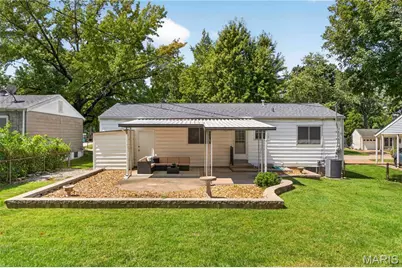 2878 Foxwood Drive, Maryland Heights, MO 63043 - Photo 18