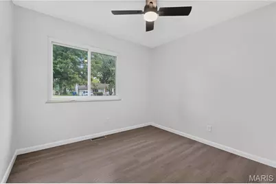 2878 Foxwood Drive, Maryland Heights, MO 63043 - Photo 12