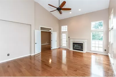 105 River Breeze Way, Saint Louis, MO 63129 - Photo 6