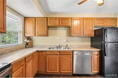 10205 Gourock Drive, Saint Louis, MO 63137 - Photo 10