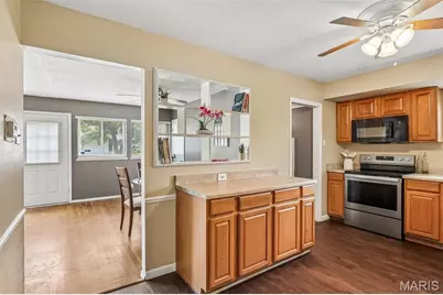 10205 Gourock Drive, Saint Louis, MO 63137 - Photo 8