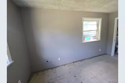 2721 Old Hanley Road, Saint Louis, MO 63114 - Photo 4