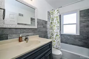 9521 Cloverhurst Dr, Saint Louis, MO 63123 - Photo 16