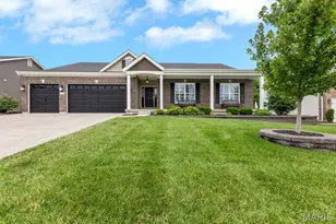 115 Hannahs Mill Dr, Lake Saint Louis, MO 63367 - Photo 2