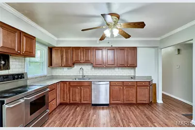 10900 Saint Boniface Lane, Saint Ann, MO 63074 - Photo 8