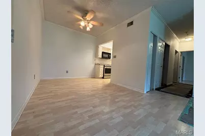 13818 Amiot Drive #B, Maryland Heights, MO 63146 - Photo 6