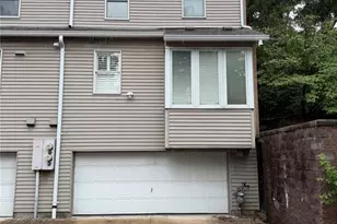 18 Taylor Place Dr, Saint Louis, MO 63108 - Photo 2