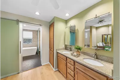 18 Taylor Place Drive, Saint Louis, MO 63108 - Photo 46