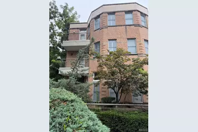 18 Taylor Place Drive, Saint Louis, MO 63108 - Photo 1