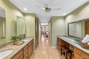 18 Taylor Place Dr, Saint Louis, MO 63108 - Photo 44