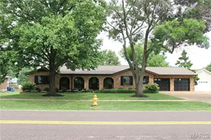 7001 Weber Rd, Saint Louis, MO 63123 - Photo 1