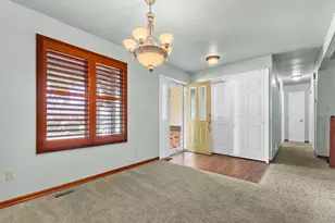 239 Chianti Ct, Florissant, MO 63031 - Photo 2