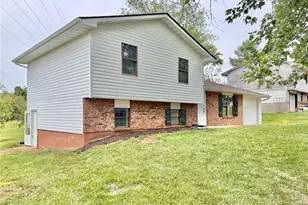 100 Pelican Dr, Park Hills, MO 63601 - Photo 2