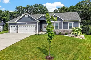 111 Providence Rdg Ct, Wentzville, MO 63385 - Photo 4