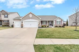 178 Oakhurst Dr, O'Fallon, MO 63368 - Photo 2