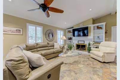 910 N Saint Jacques Street, Florissant, MO 63031 - Photo 8
