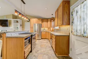 910 N St Jacques St, Florissant, MO 63031 - Photo 4