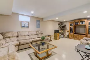 910 N St Jacques St, Florissant, MO 63031 - Photo 14