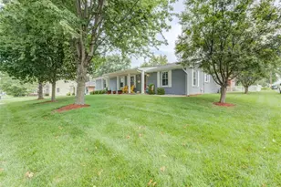 910 N St Jacques St, Florissant, MO 63031 - Photo 2