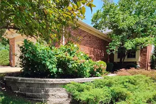 14120 Baywood Villages Dr, Chesterfield, MO 63017 - Photo 2