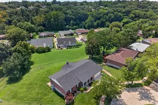 4708 Kingbird Ln, Unincorporated, MO 63128 - Photo 42