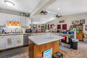 13 Russell Dr, Bismarck, MO 63624 - Photo 6