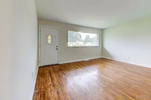 795 Bellarmine Ln, Florissant, MO 63031 - Photo 8
