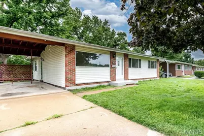 795 Bellarmine Lane, Florissant, MO 63031 - Photo 2