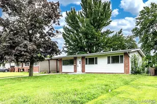 795 Bellarmine Ln, Florissant, MO 63031 - Photo 1
