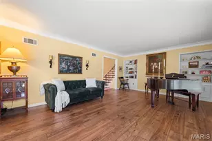 11631 Fallbrook Dr, Town and Country, MO 63131 - Photo 8