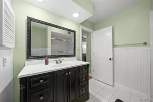 11631 Fallbrook Dr, Town and Country, MO 63131 - Photo 30