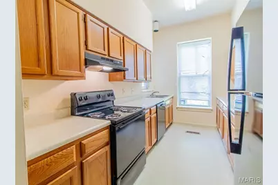 912 Russell Boulevard, Saint Louis, MO 63104 - Photo 6