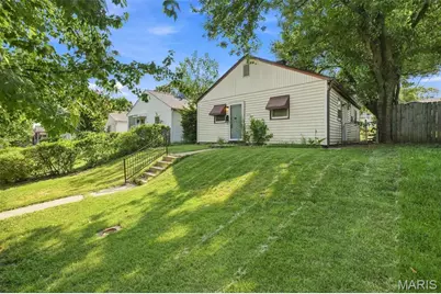 1435 Sproule Avenue, Saint Louis, MO 63139 - Photo 2