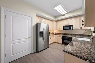 750 S Hanley Rd, Clayton, MO 63105 - Photo 10