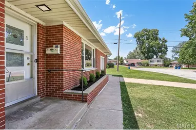 1 Elmwood Court, Saint Charles, MO 63301 - Photo 4