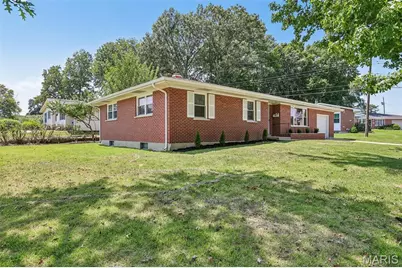 1 Elmwood Court, Saint Charles, MO 63301 - Photo 2
