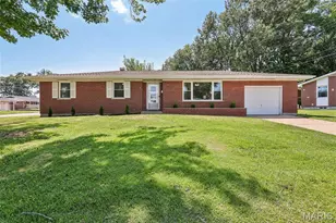 1 Elmwood Ct, Saint Charles, MO 63301 - Photo 1