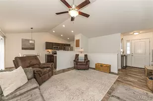 162 Williamsburg Ln, Troy, MO 63379 - Photo 6