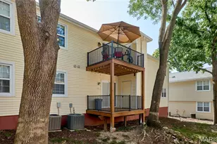 9045 N Swan Cir, Brentwood, MO 63144 - Photo 8