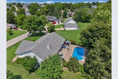32 Kensington Place Court, Saint Charles, MO 63304 - Photo 8