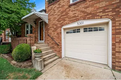 5301 Sunshine Drive, Saint Louis, MO 63109 - Photo 2